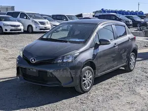 Toyota Vitz 1.3 AWD 5dr 2014 Gray