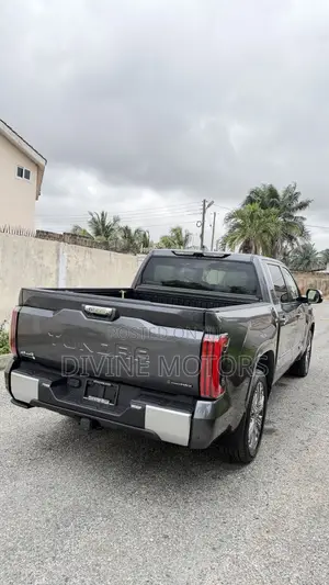 New Toyota Tundra Capstone CrewMax 4WD SB w/5.5' Bed (Hybrid) 2025 Gray