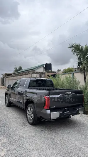 New Toyota Tundra Capstone CrewMax 4WD SB w/5.5' Bed (Hybrid) 2025 Gray