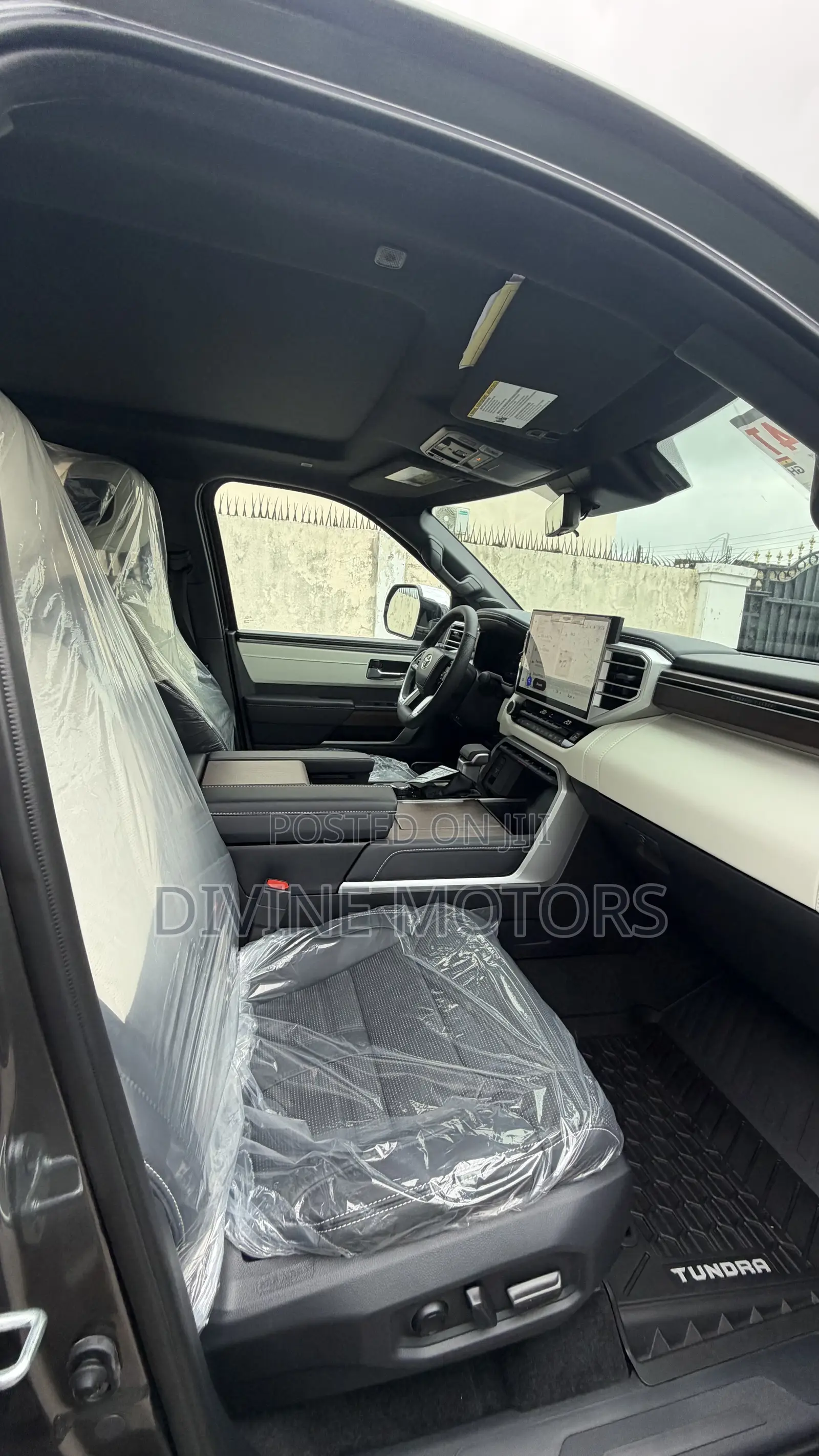New Toyota Tundra Capstone CrewMax 4WD SB w/5.5' Bed (Hybrid) 2025 Gray
