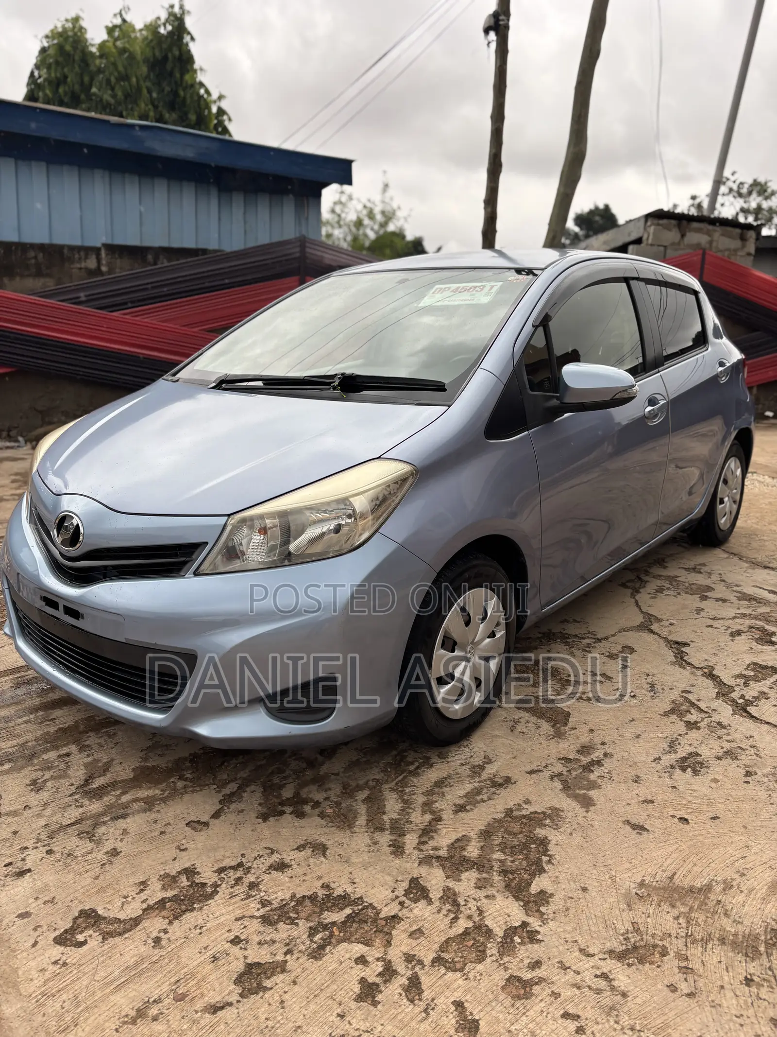 Toyota Vitz 1.3 AWD 3dr 2013 Blue
