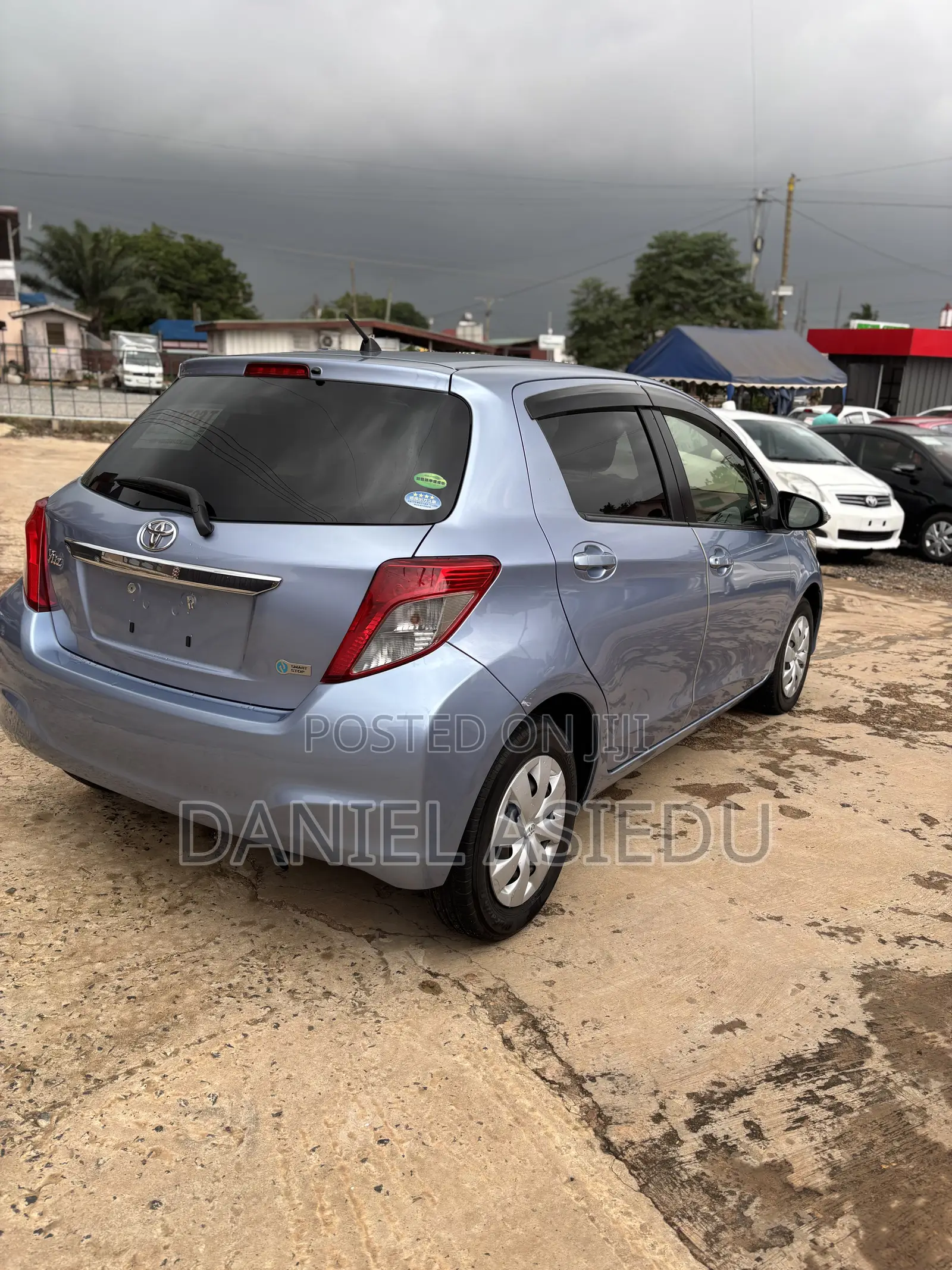 Toyota Vitz 1.3 AWD 3dr 2013 Blue