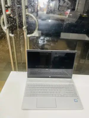 New Laptop HP Pavilion 15 8GB Intel Core i5 SSD 256GB