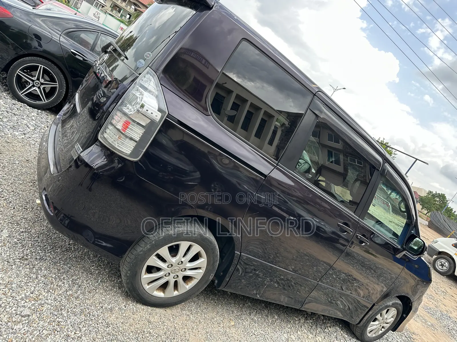 Toyota Voxy 2012 Burgundy