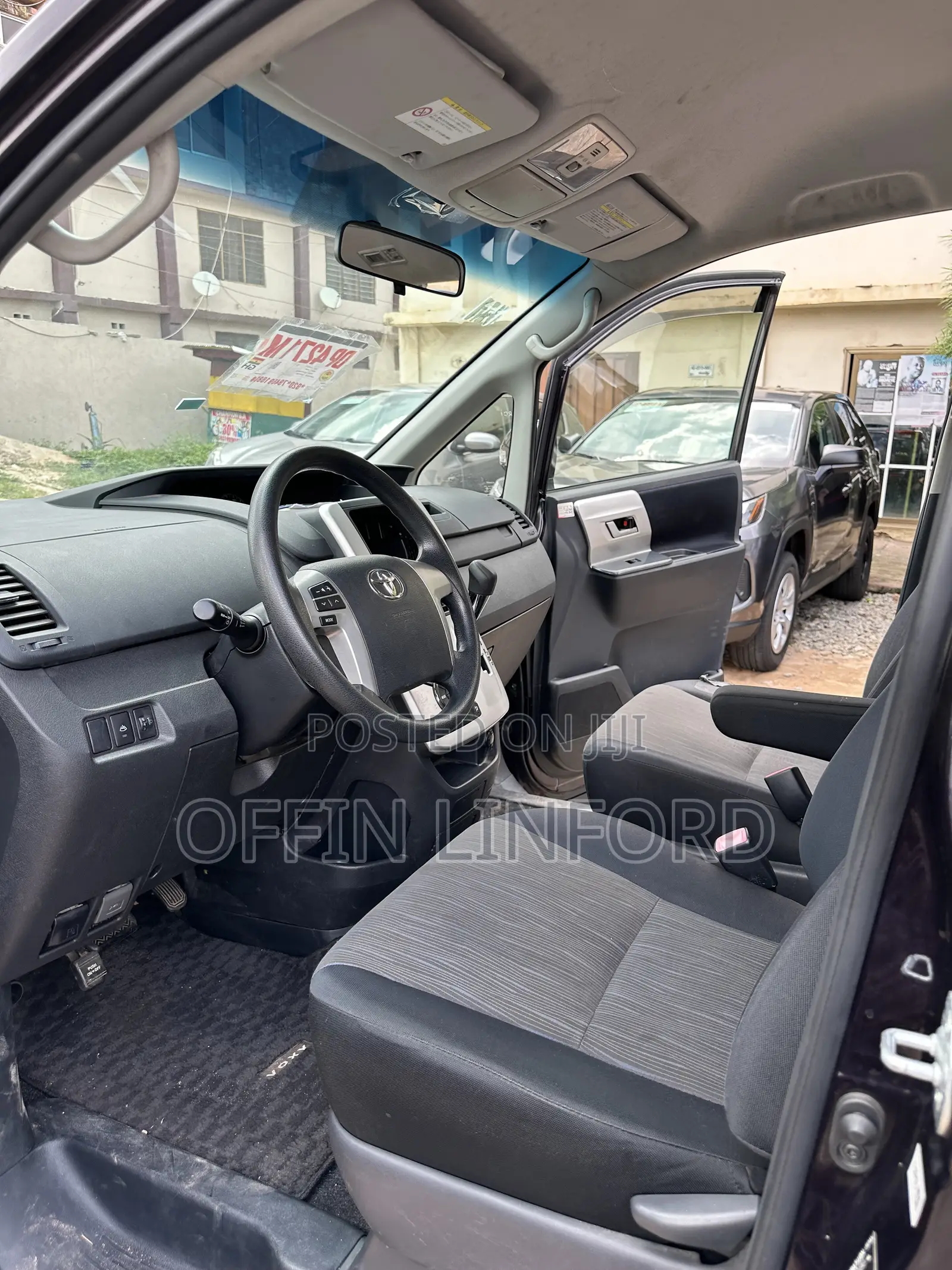 Toyota Voxy 2012 Burgundy