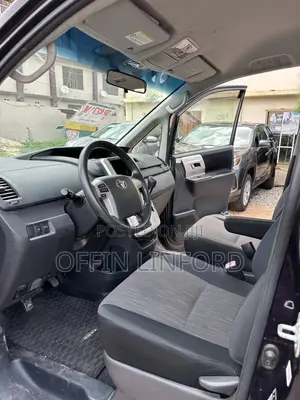 Toyota Voxy 2012 Burgundy