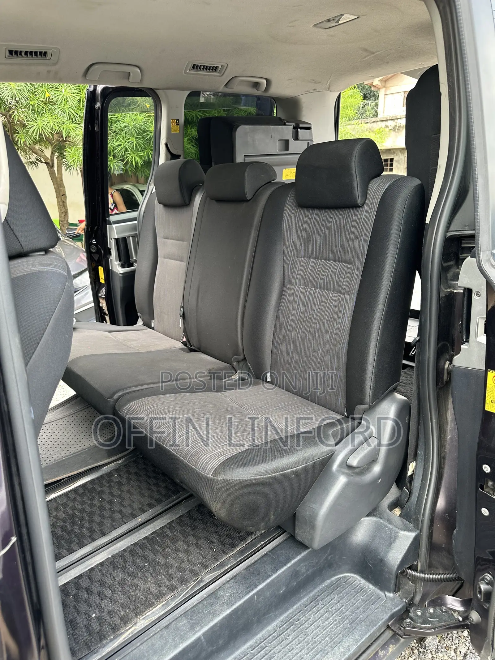 Toyota Voxy 2012 Burgundy
