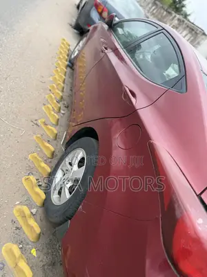 Hyundai Elantra 2015 Red
