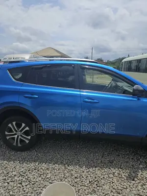 Toyota RAV4 LE AWD (2.5L 4cyl 6A) 2017 Blue