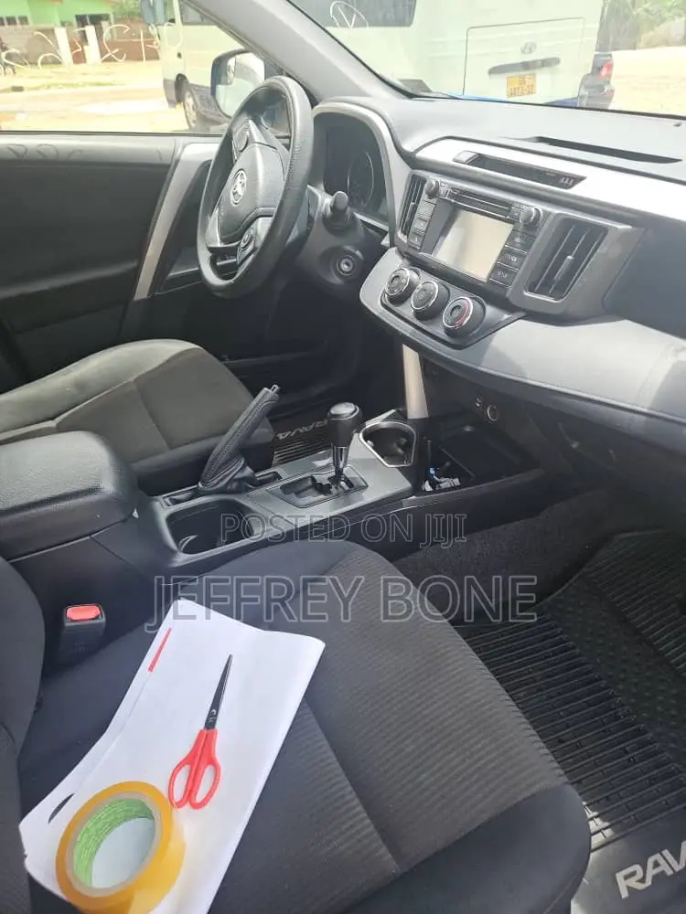 Toyota RAV4 LE AWD (2.5L 4cyl 6A) 2017 Blue