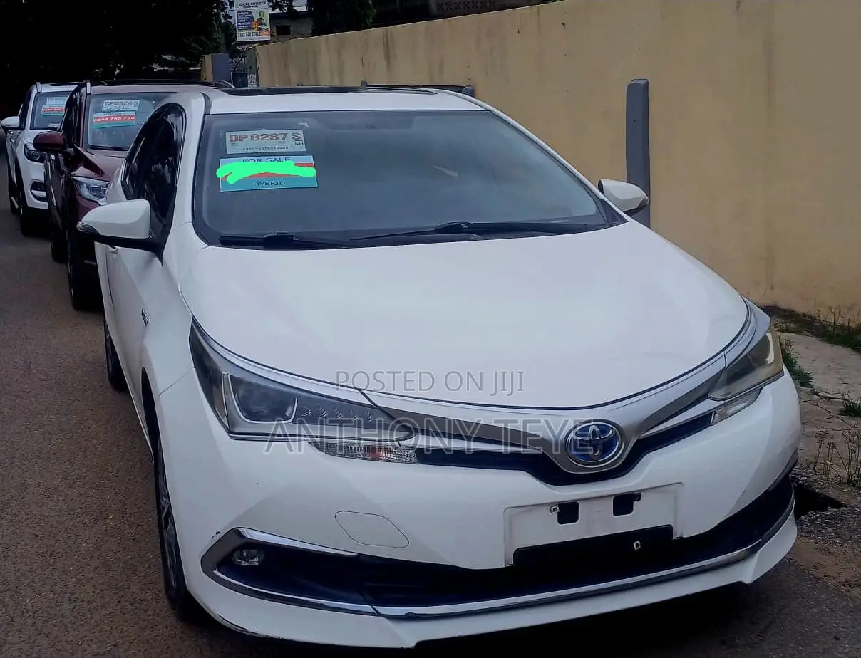 Toyota Corolla Hybrid 2023 White
