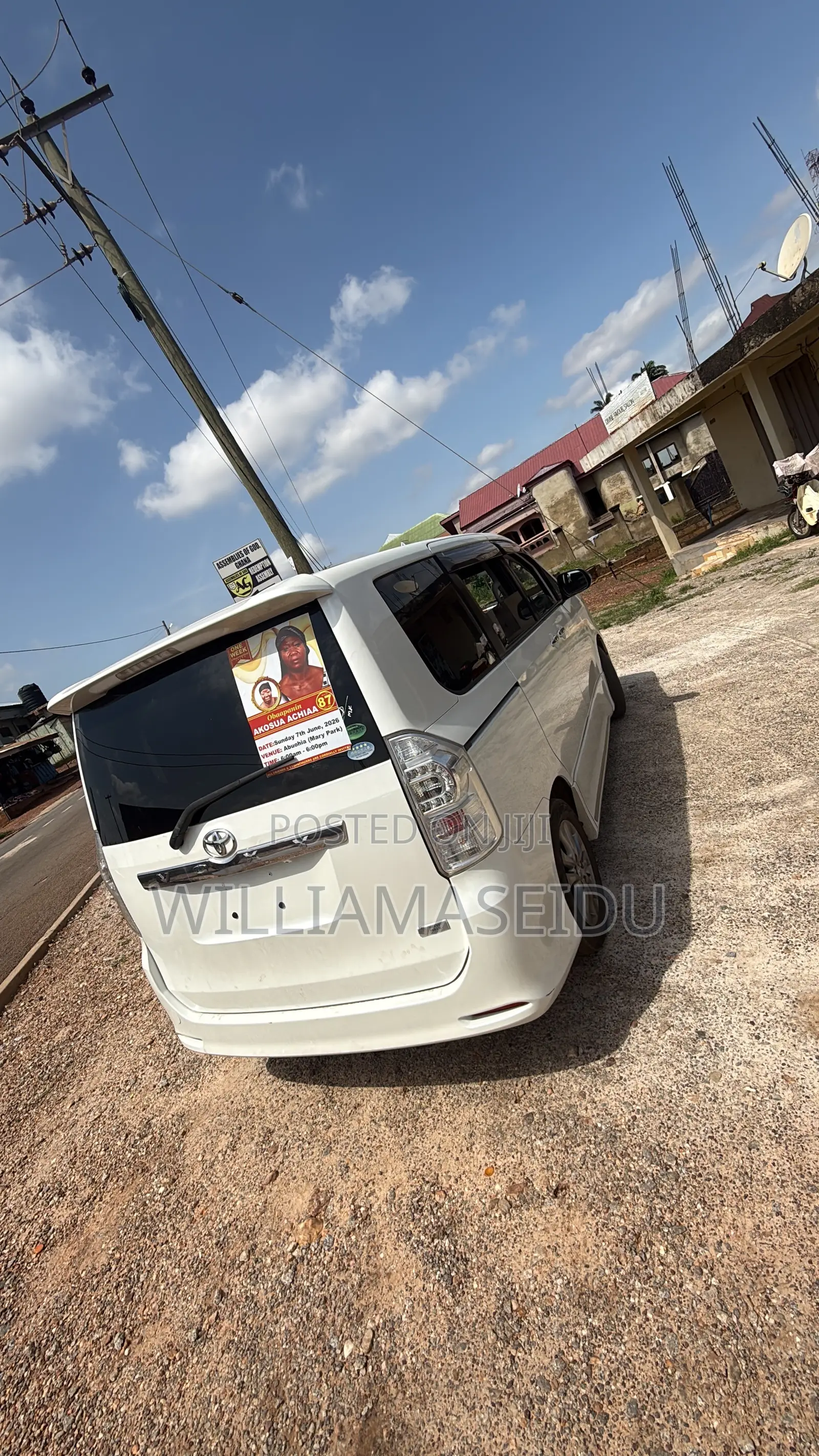 Toyota Voxy 2013 White