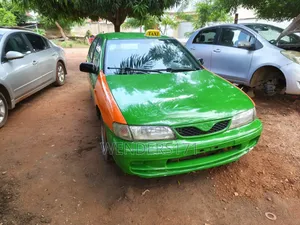 Nissan Almera 2000 Green