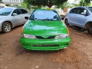 Nissan Almera 2000 Green