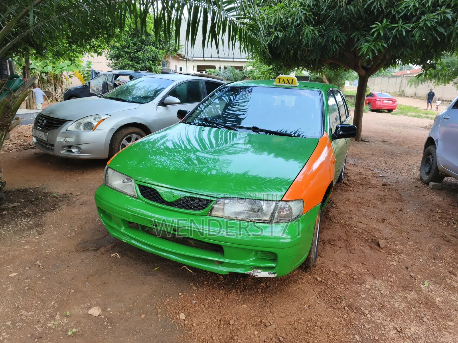 Nissan Almera 2000 Green