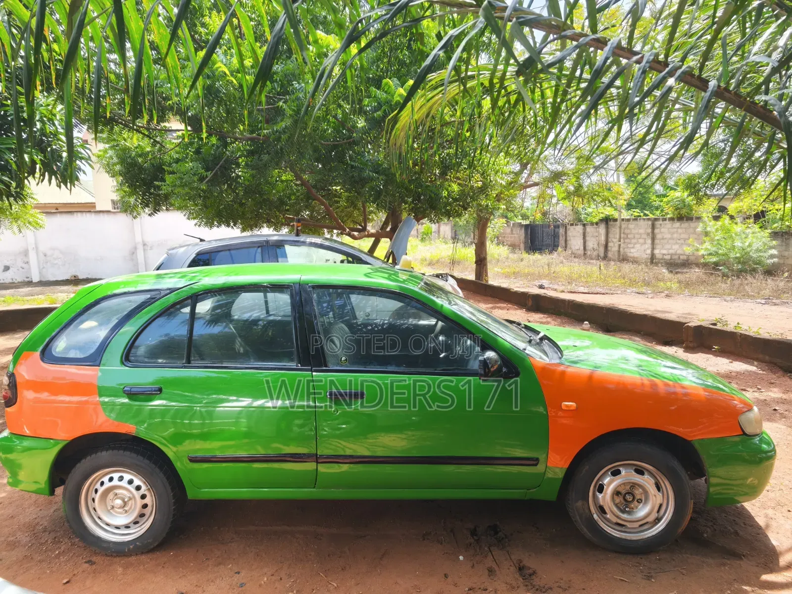 Nissan Almera 2000 Green