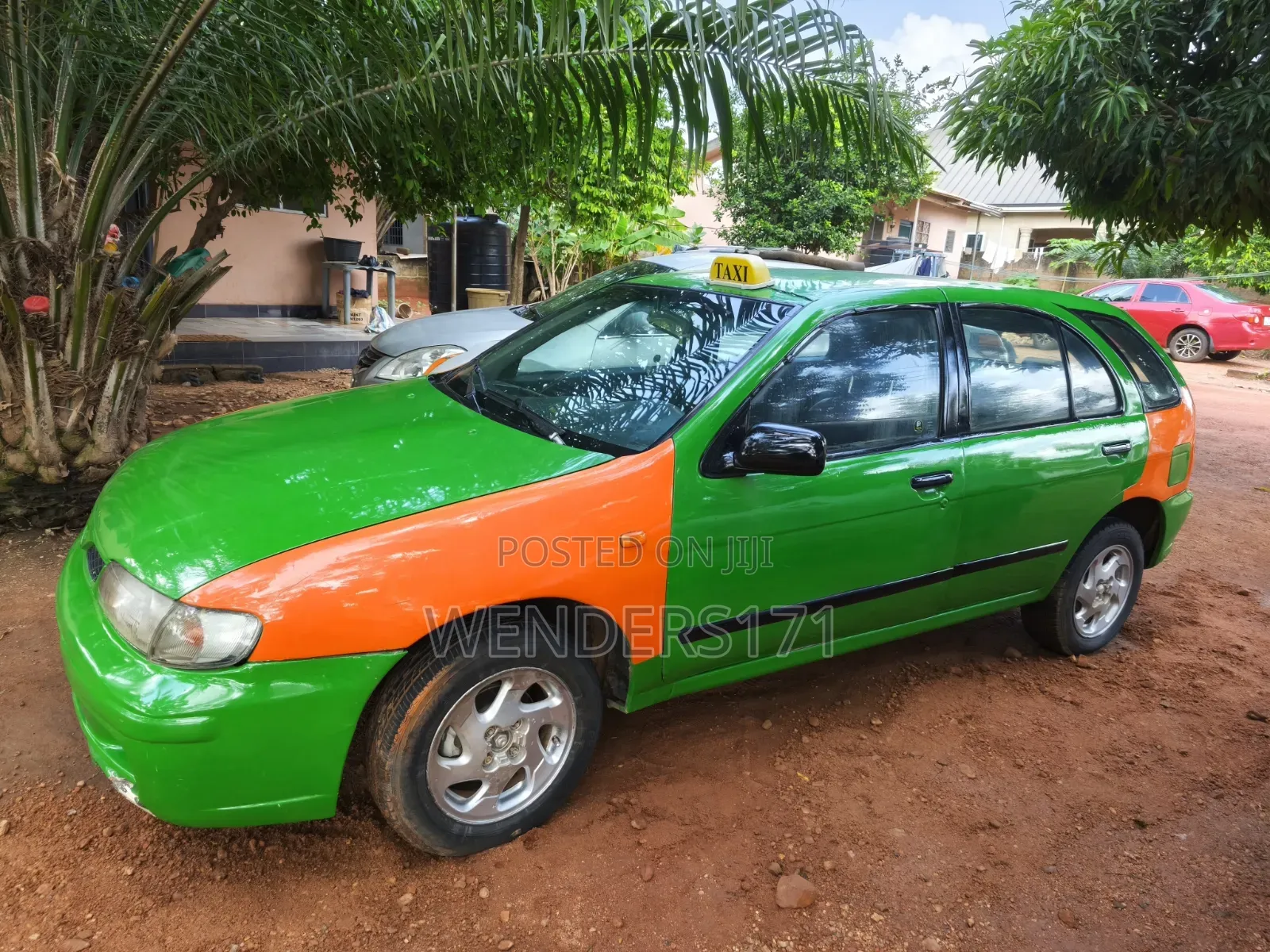 Nissan Almera 2000 Green