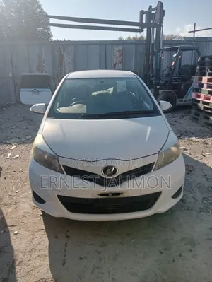 Toyota Vitz 2016 Gray