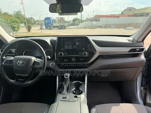 Toyota Highlander LE AWD 2020 Blue
