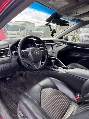 Toyota Camry LE FWD (2.5L 4cyl 8AM) 2018 Red