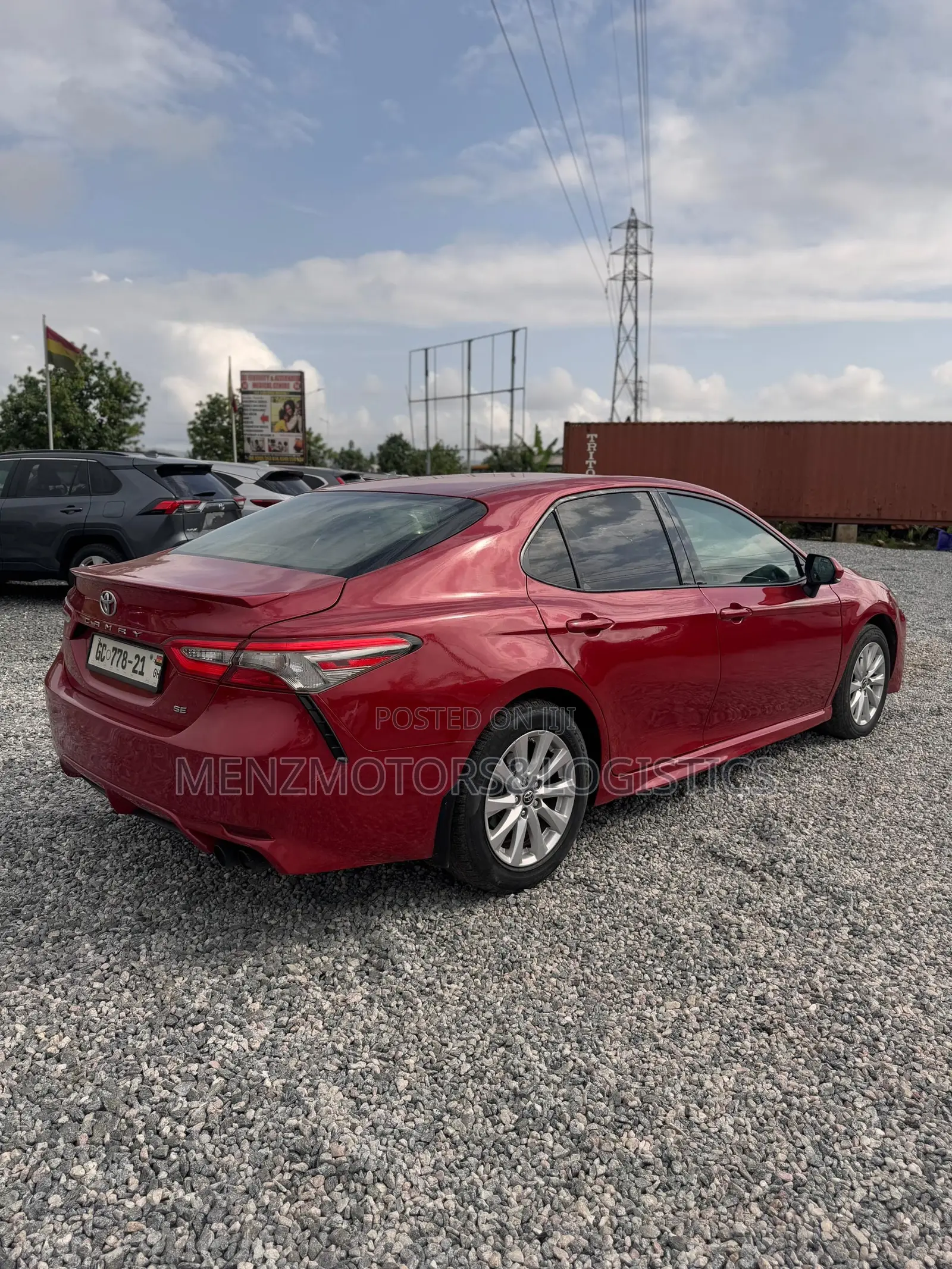 Toyota Camry LE FWD (2.5L 4cyl 8AM) 2018 Red