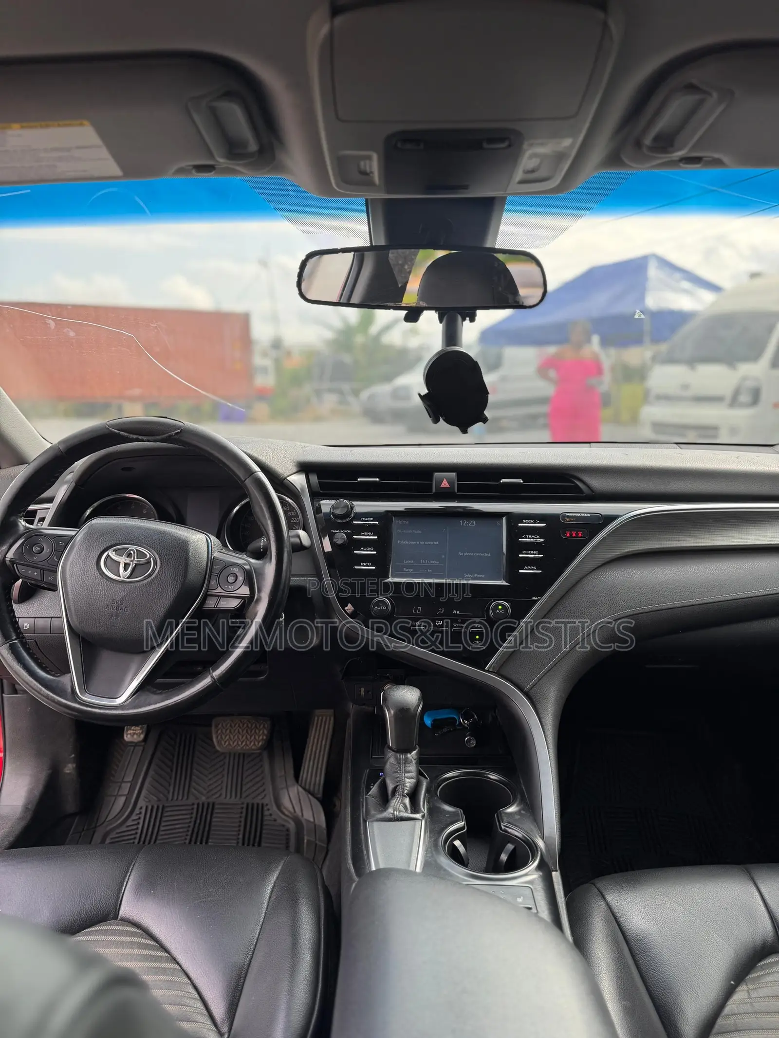 Toyota Camry LE FWD (2.5L 4cyl 8AM) 2018 Red