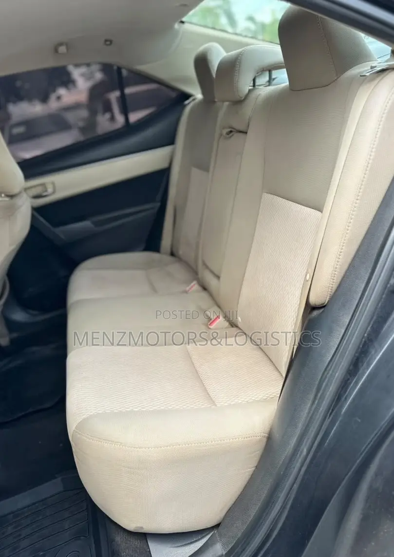 Toyota Corolla LE 4dr Sedan (1.8L 4cyl CVT) 2015 Black