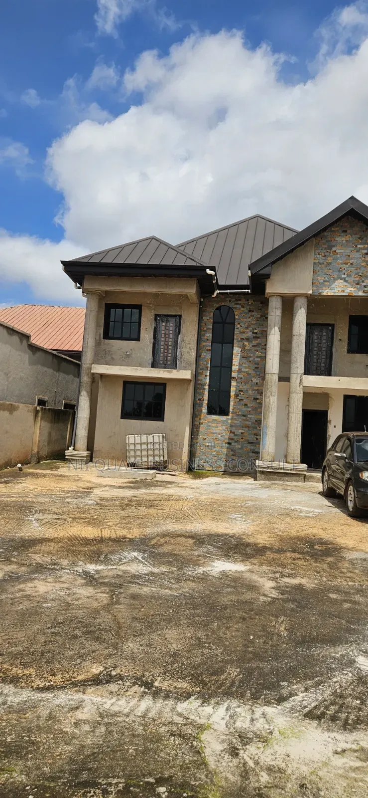 5bdrm House in Kokoben Near, Kumasi Metropolitan for sale