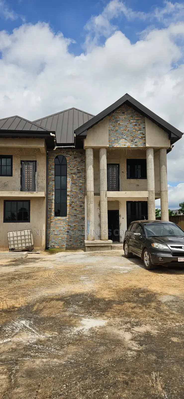 5bdrm House in Kokoben Near, Kumasi Metropolitan for sale