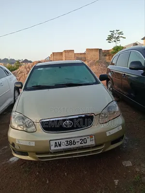 Toyota Corolla LE 4dr Sedan (1.8L 4cyl 4A) 2010
