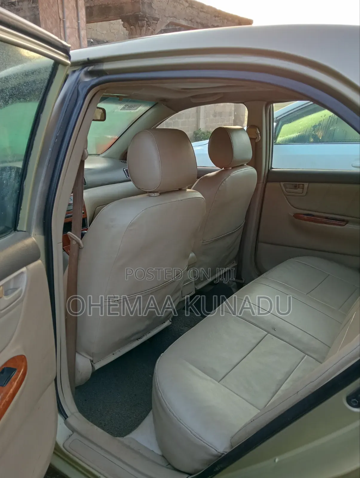 Toyota Corolla LE 4dr Sedan (1.8L 4cyl 4A) 2010