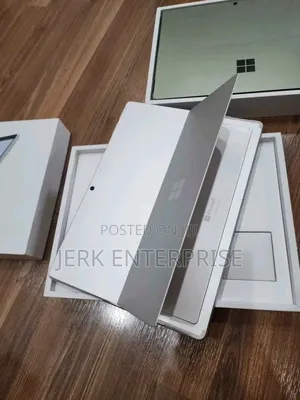New Microsoft Surface Pro 256 GB Gray