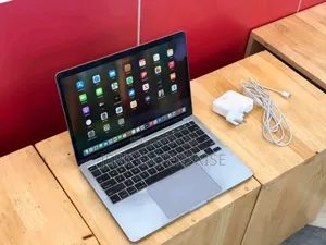 New Laptop Apple MacBook Pro 16GB Apple M1 SSD 512GB