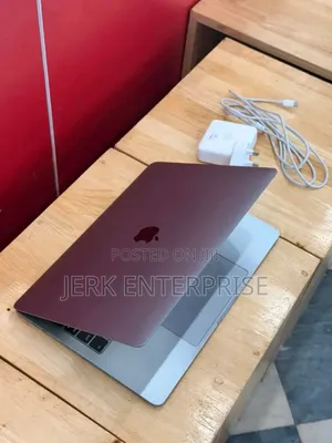 New Laptop Apple MacBook Pro 16GB Apple M1 SSD 512GB