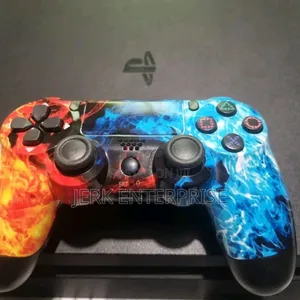 Play Station 4 Slim