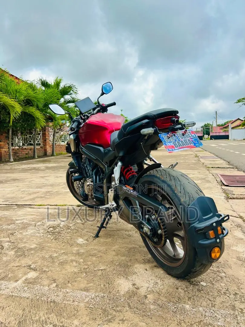 Honda CB 2023 Red