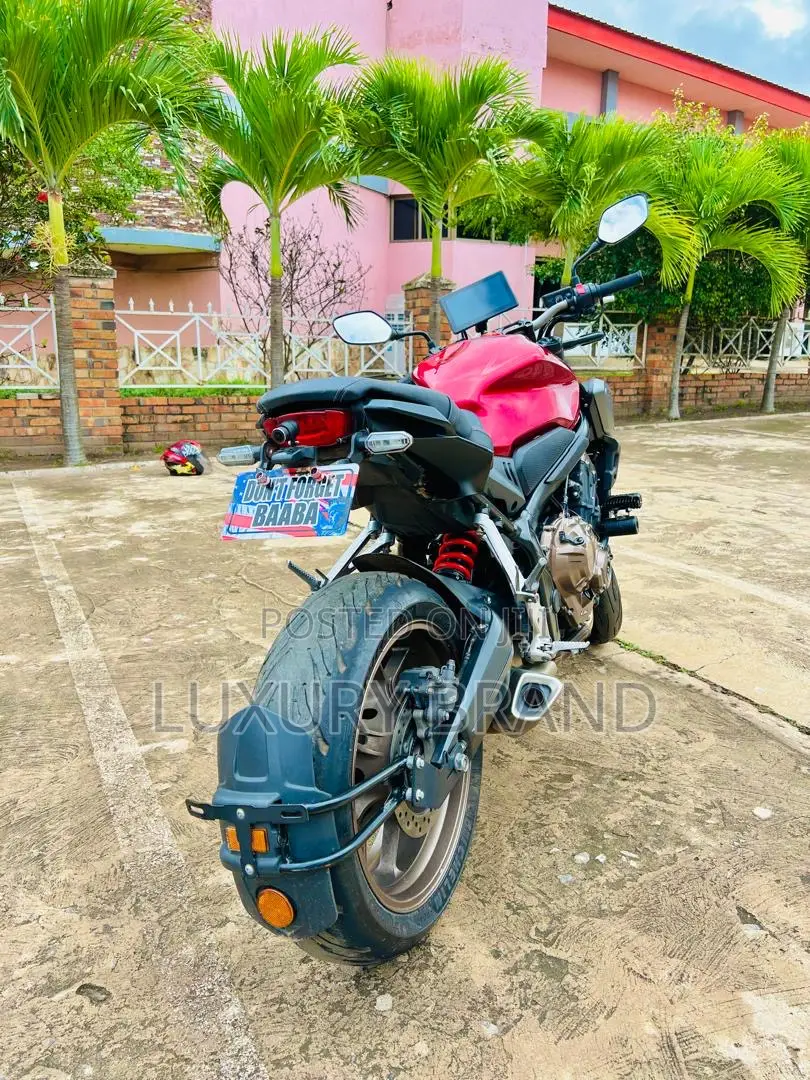 Honda CB 2023 Red