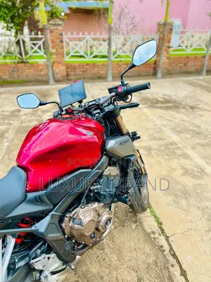 Honda CB 2023 Red
