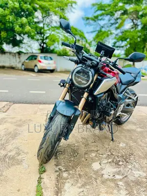 Honda CB 2023 Red