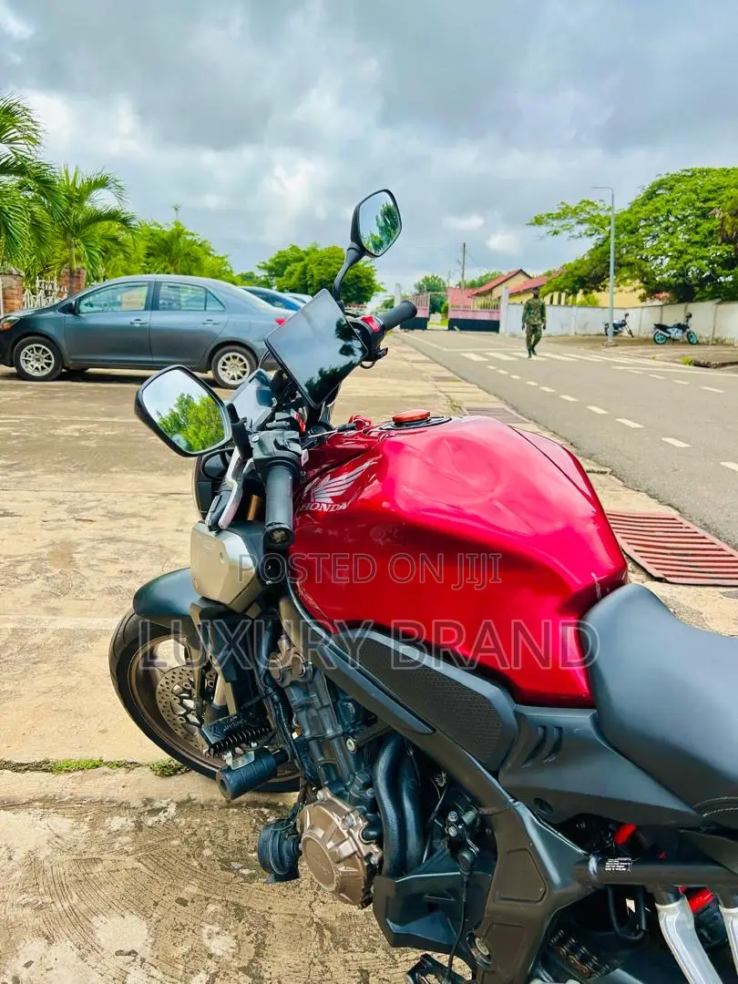 Honda CB 2023 Red