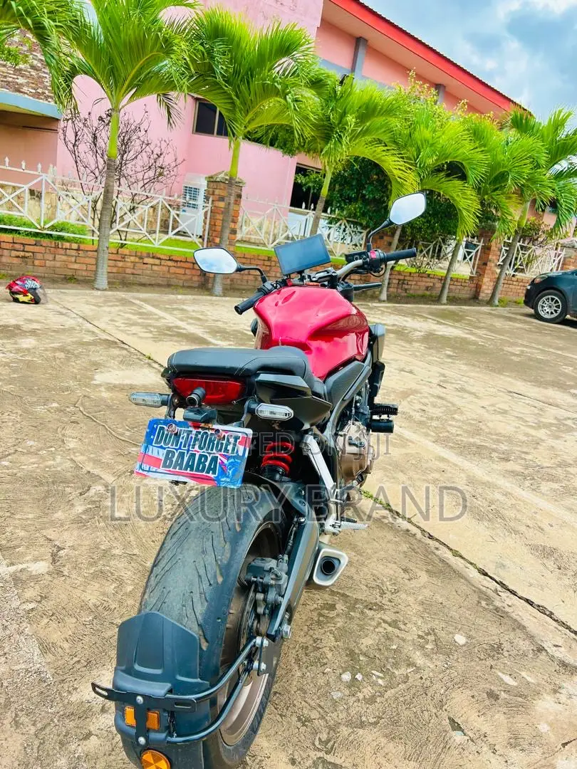 Honda CB 2023 Red