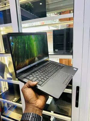 Laptop Dell Latitude 5300 8GB Intel Core i5 SSD 256GB