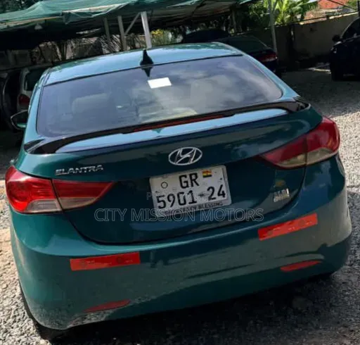 Hyundai Elantra GLS Sedan FWD (1.8L 4cyl 6A) 2013 Green