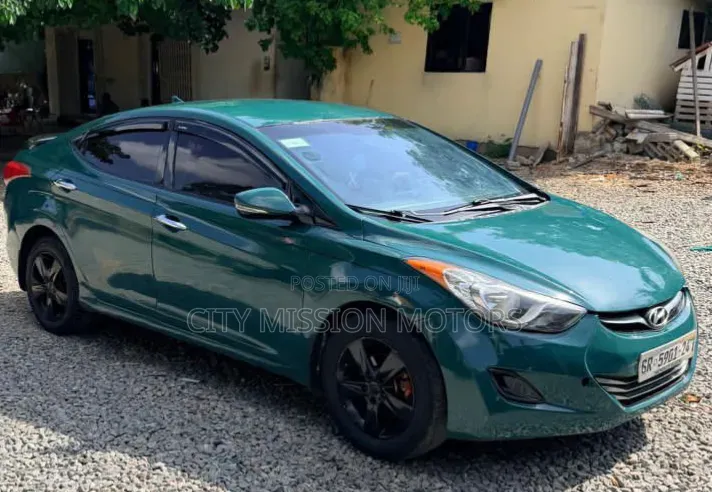 Hyundai Elantra GLS Sedan FWD (1.8L 4cyl 6A) 2013 Green