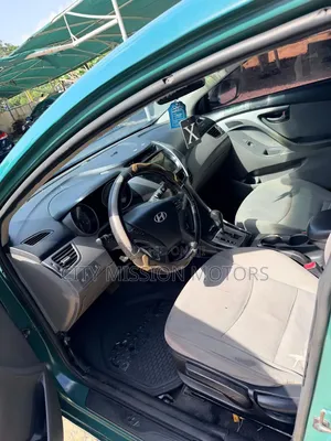 Hyundai Elantra GLS Sedan FWD (1.8L 4cyl 6A) 2013 Green