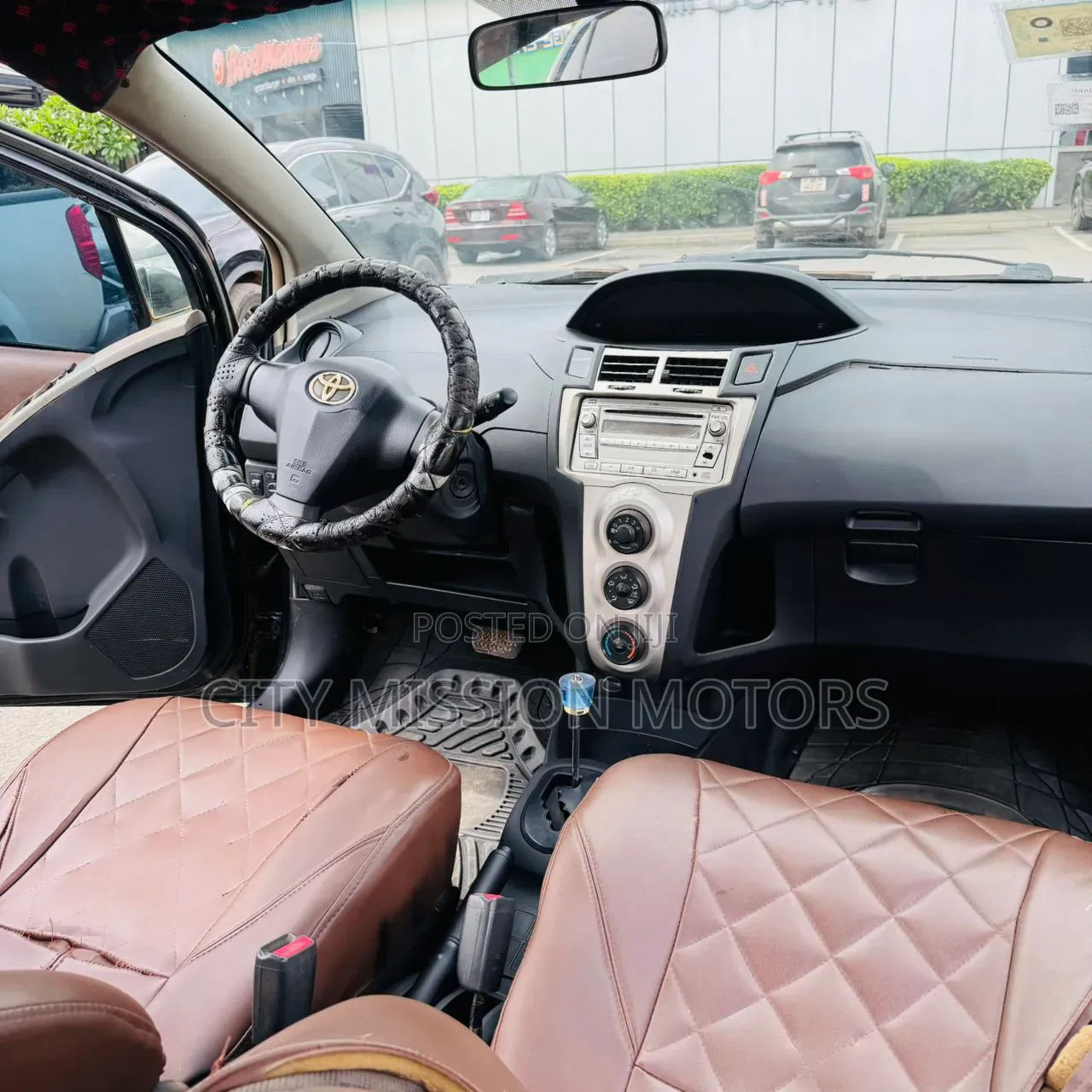 Toyota Vitz 1.0 FWD 3dr 2010 Black