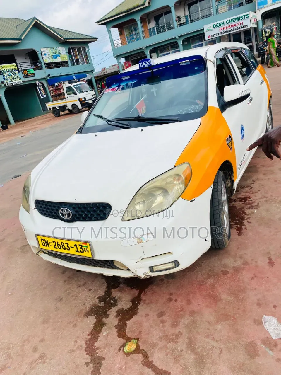 Toyota Matrix Hatchback FWD (1.8L 4cyl 5M) 2010 Yellow