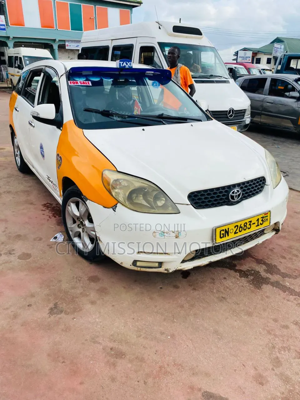 Toyota Matrix Hatchback FWD (1.8L 4cyl 5M) 2010 Yellow