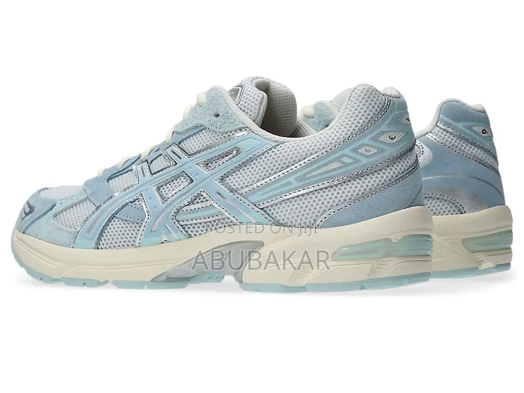 Asics Standard
