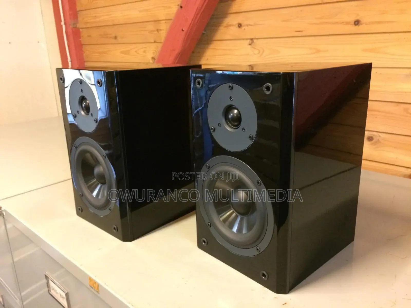 Yamaha Pianocraft Nx-E200
 Loudspeakers Bookshelf